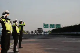 苏A0000警在此现身为了什么？图片