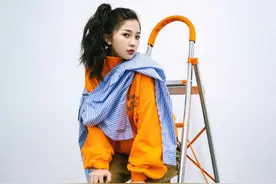 最新女团选秀的c位虞书欣，暗黑风格大片太吸睛图片