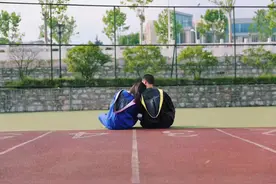 “天空”见证我们的爱情，520我和赵先森终于领证啦~图片