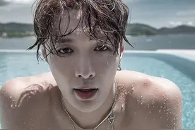 张艺兴泳池大片惹争议，网友喊话：爱豆镜头前别抬胳膊，要守男德图片