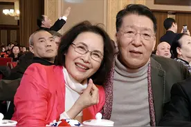 宋晓英辛明的爱情故事，情比金坚的“鸳鸯鸟”，如今却只剩一只了图片