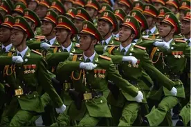越南军队更换了4代军服，样式完全不同，为何与中国非常相似？图片