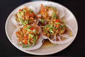 蒜蓉粉丝蒸扇贝怎么做？蒜蓉粉丝蒸扇贝的做法图片