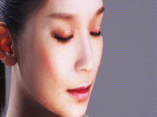 他将人脸变成镜子，映射出全世界的虚拟与真实