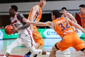 常规赛-布鲁克斯37分弗神空砍22分 广东力克上海迎五连胜图片