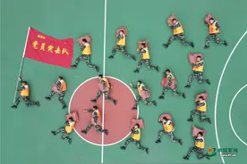 快来解锁！武警官兵航拍退伍纪念照图片