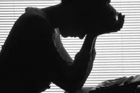 心理学：说删就删，说不联系就不联系的人，情商普遍很低图片