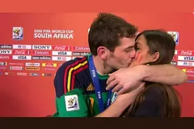 分道扬镳！皇马传奇与妻子宣布正式离婚，“世界杯拥吻”已成回忆图片