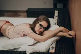 一直纠结，大姨妈的时候能撸铁吗？大姨妈期间又该怎么健身？图片