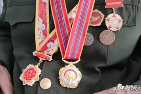 老前辈一番话，在场官兵不禁潸然泪下……图片