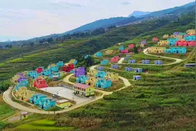 寻找四川最亮眼村居 | 凉山州“五彩仙山”竹苑新村的惬意生活图片