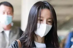 41岁董洁妆前妆后差距大！妆后皮肤水嫩似少女，妆前眼袋太突兀图片