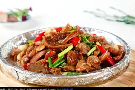 五香月牙骨（聊城范怀梦烧鸽连锁店招牌菜品）图片