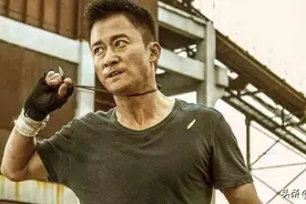 吴京酒后称老丈人为大哥，拍《战狼》时找不到群演，岳父亲自上阵图片