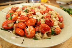 蒜蓉虾尾：媳妇在家这样做，鲜香入味又解馋，比夜市做的还好吃图片