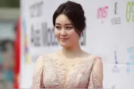 “肢体接触”尴尬吗图片