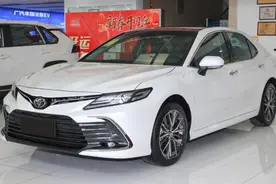 最新款凯美瑞，推荐入手21款 2.5G 豪华版，旗舰版不太推荐图片