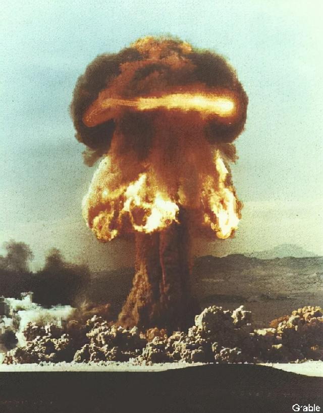 最全合集：88张核爆实验高清照片，全世界已知大型核爆实验2048次