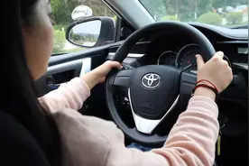 10月1日后珠海很多司机开车可能不合规！握方向、挂挡、停车有新规定！图片