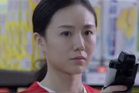 《突围》87年的王嘉绮，戏里只是理货员，戏外却是一位美女董事长图片