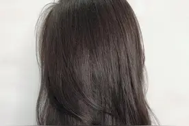 冷茶褐色的头发怎么染出来？专业染发师教你，简单易懂图片