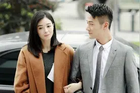 45岁女人“老牛吃嫩草”，二婚嫁28岁小男人，婚后坦言受不了图片