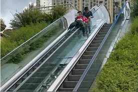 安顺这家超市停用的电梯被当成“滑梯”！家长们，看到这一幕，你后怕吗？图片