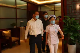 “5·12”国际护士节 省卫生健康委领导慰问一线“白衣天使”图片