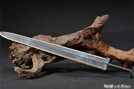 67岁老头花136万买下一把古剑，堪称剑中之极品，不输越王剑图片