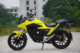 摩旅仅需1万多！解读国产入门级ADV：水冷电喷150发动机，14L油箱图片