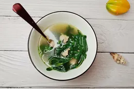 枸杞叶瘦肉汤，先煮肉还是先煮枸杞叶？告诉你做法，叶子依然翠绿图片
