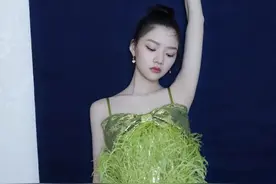 比美翻车现场：薇娅夸张垫肩，杨幂鼻孔外翻夺目，任敏发型显脸圆图片
