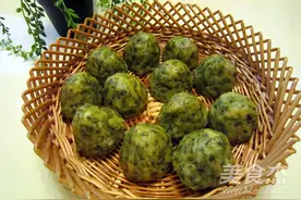 这个菜，不懂吃叶太亏了！铁是菠菜的3倍，蒸一蒸上桌，解腻开胃图片
