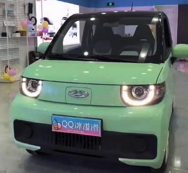24小时订单破1.5万辆，便宜好养的代步小车，实拍奇瑞QQ冰淇淋
