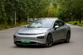 小鹏P7试驾报告：不输帕拉梅拉，动力一踩就有，媳妇赞不绝口图片