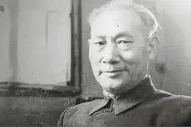 41岁的项与年，打掉4颗门牙，伪装成乞丐，只为给红军送一份消息图片