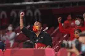 刘国梁精辟点评伊藤美诚：攻强守弱，见了怂人压不住火图片