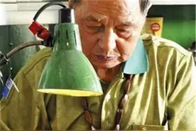 “香港刀王”陈当华：磨一把菜刀千元天价，顾客却遍布半个地球图片