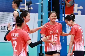 张常宁发扣拦全面发威，江苏女排3比1上海夺五连胜，提前晋级四强图片