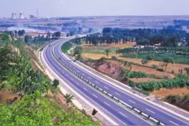 这条高速公路纵贯中国南北，全长共2685公里，比京港澳高速还长图片