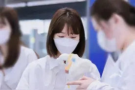 她考上大学，为何还被疯狂吐槽图片