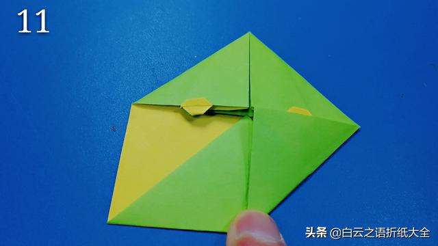 折一个酷酷的奥特曼给孩子玩吧，小孩子很喜欢哦