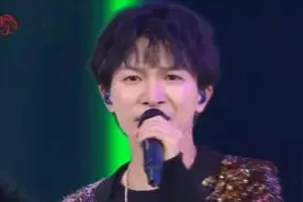 江苏卫视盛典：周深上热搜，韩雪刘涛太惊艳，明道王心凌同框图片