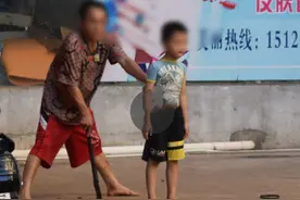 惊险！男子挟持6岁儿子，消防员刀下救人被连砍3刀图片