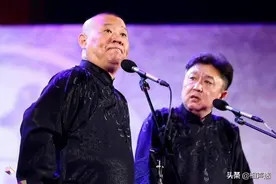 相声演员上台前突然接到报丧怎么办？就算强忍悲痛也得照常抖包袱图片