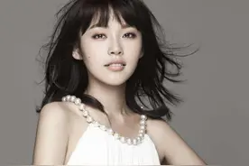 两年拍18部戏，靠舅舅走红，催妈妈二婚，她怎么还这么招人喜爱？图片