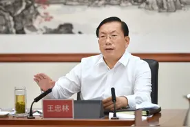 武汉防汛进入“二级响应一级战备”状态，王忠林要求坚持人民至上、夺取全面胜利图片