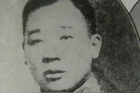 留学获双博士学位,谢绝高薪工作回国,各界人士送匾: “马首是瞻”图片