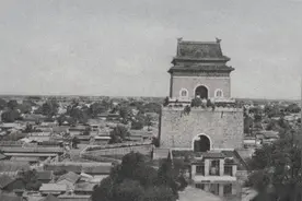 1950年，毛主席得知“鼓楼冒烟”的谣言后，下令严打，逮捕上万人图片