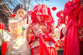 在农村，两家红白事同日子，应该怎么处理先后顺序？视频封面